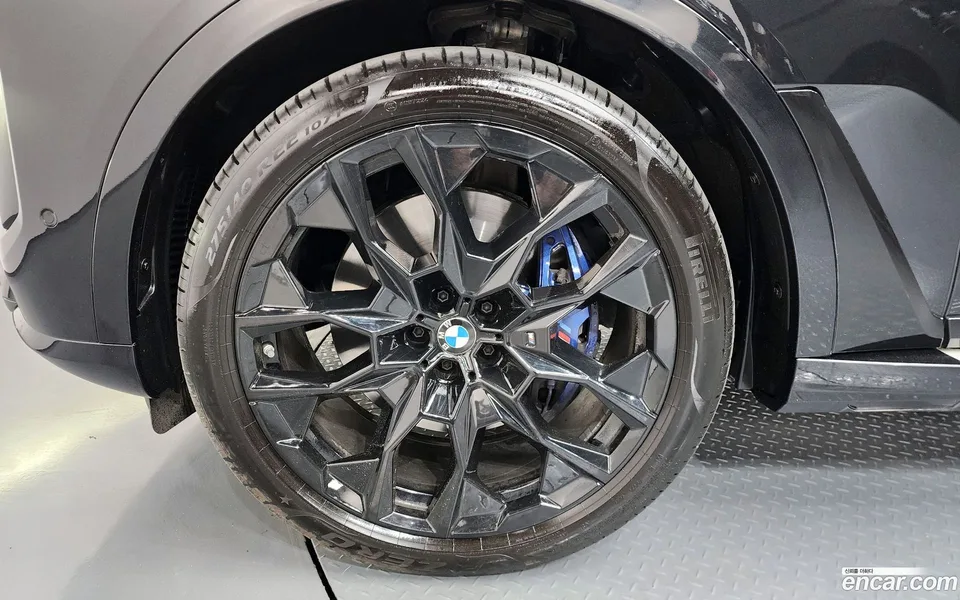 BMW X7 xDrive 40i M 6 2025 — миниатюра 5