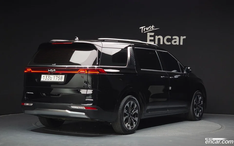 Kia Carnival 9 2023 — миниатюра 2