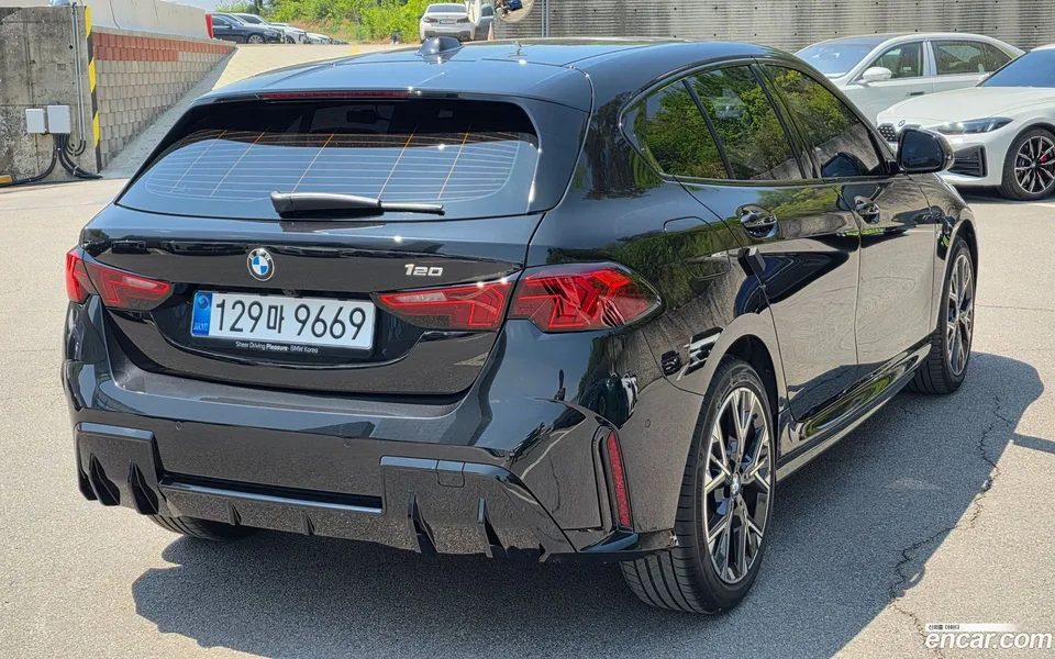 BMW 1 Series 120 M 2025 — миниатюра 2