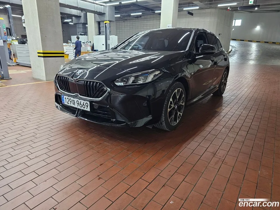 BMW 1 Series 120 M 2025 — фото 1, купить с доставкой в Москву
