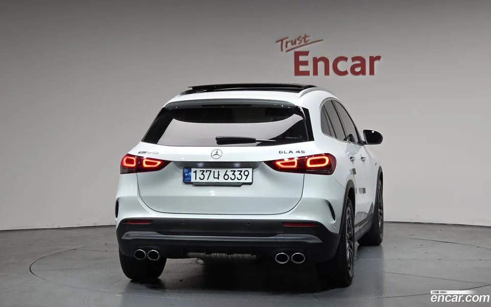 Mercedes-Benz GLA-Class GLA45 AMG 4MATIC+ 2023 — миниатюра 4
