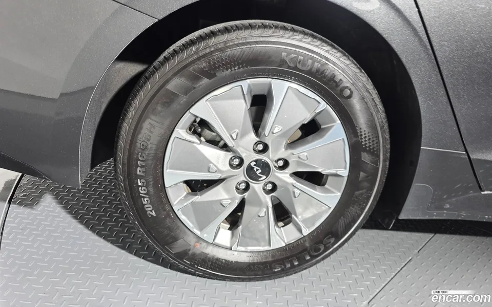 Kia K5 Hybrid 2024 — миниатюра 5