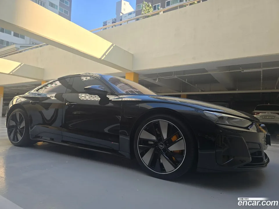 Audi e-tron GT GT 2023 — миниатюра 3