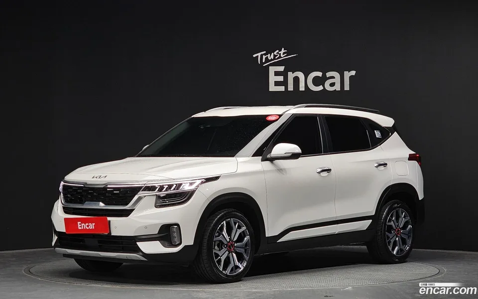 Kia Seltos 1.6 2WD 2022 — фото 1, купить с доставкой в Москву