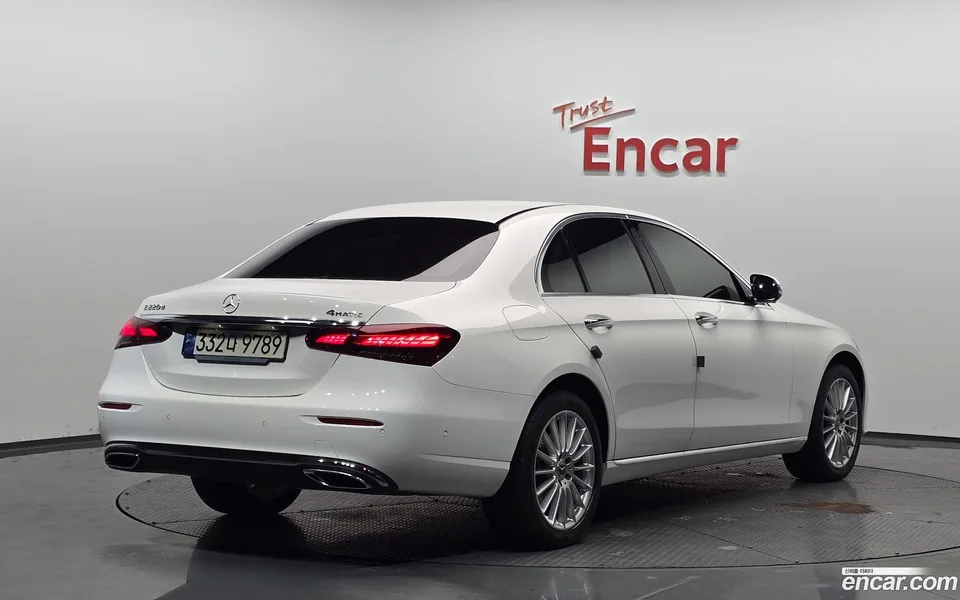 Mercedes-Benz E-Class E220d 4MATIC 2023 — миниатюра 2