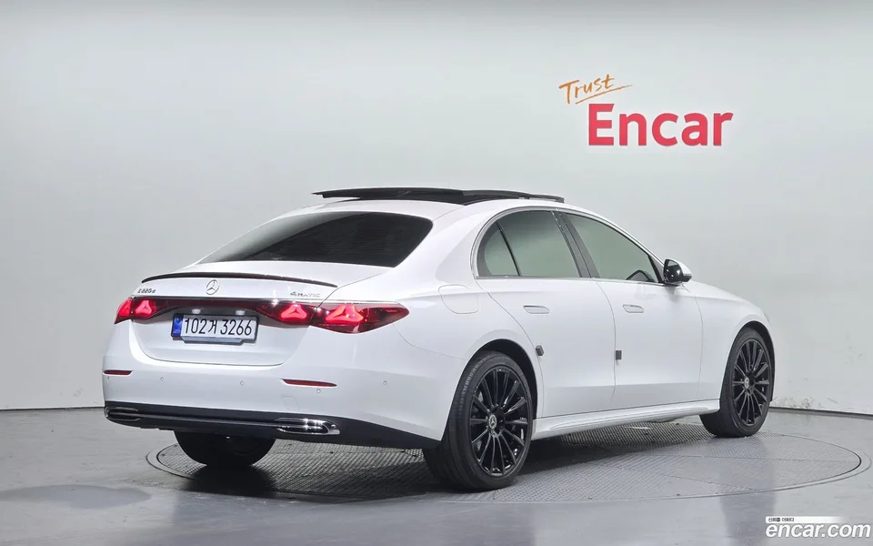 Mercedes-Benz E-Class E220d 4MATIC 2024 — миниатюра 2