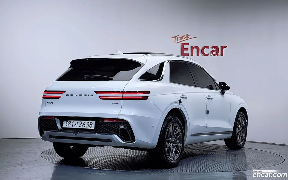Genesis GV70 2.5T AWD 2023 — миниатюра 2