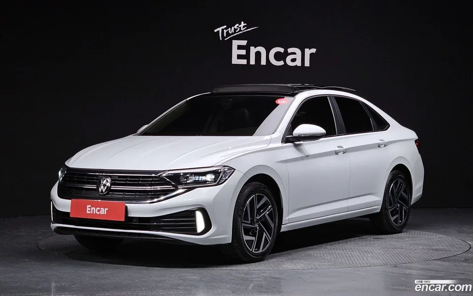 Volkswagen Jetta 1.5 TSI 2022 — фото 1, купить с доставкой в Москву