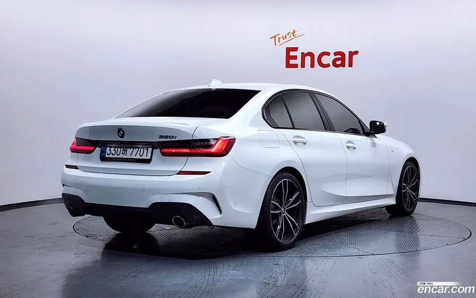BMW 3 Series 320i M 2022 — миниатюра 2