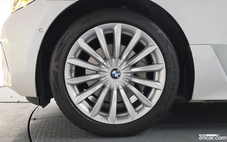 BMW 6 Series GT 620d 2022 — миниатюра 5