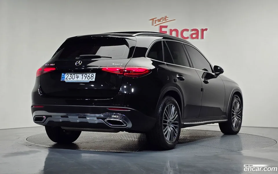 Mercedes-Benz GLC-Class GLC300 4MATIC 2025 — миниатюра 2