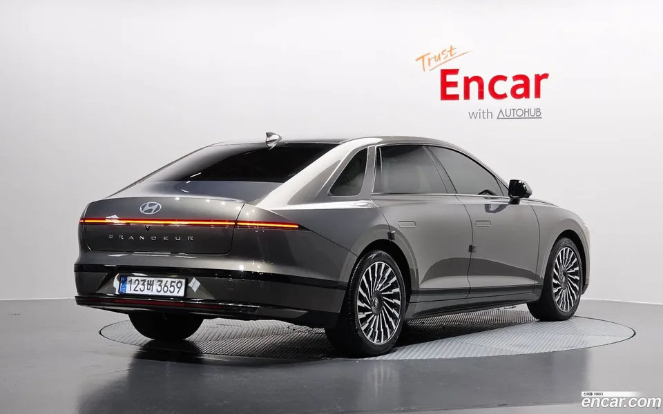 Hyundai Grandeur 2.5 2WD 2023 — миниатюра 2