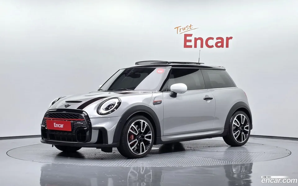 MINI Cooper S JCW 2023 — фото 1, купить с доставкой в Москву