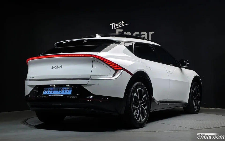 Kia EV6 2022 — миниатюра 2