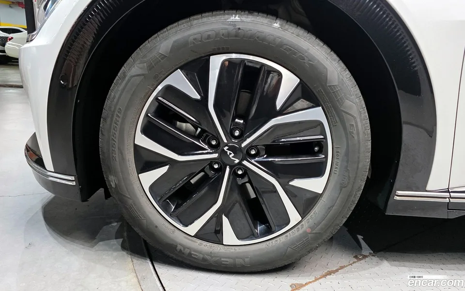 Kia EV6 2022 — миниатюра 5