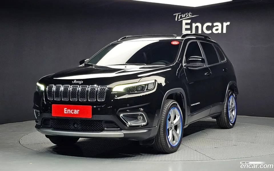 Jeep Cherokee 2.4 AWD 2022 — фото 1, купить с доставкой в Москву