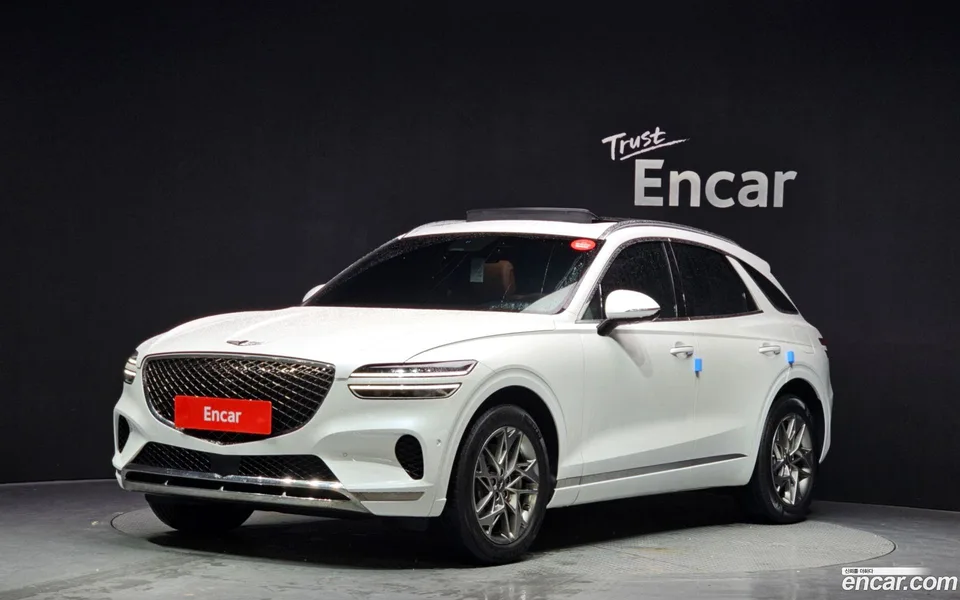 Genesis GV70 2.5T 2WD 2023 — фото 1, купить с доставкой в Москву
