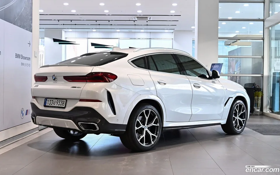 BMW X6 xDrive40i M 2022 — миниатюра 2