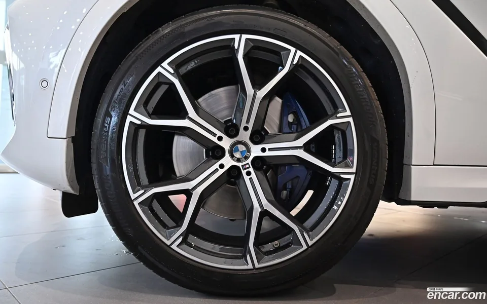 BMW X6 xDrive40i M 2022 — миниатюра 5