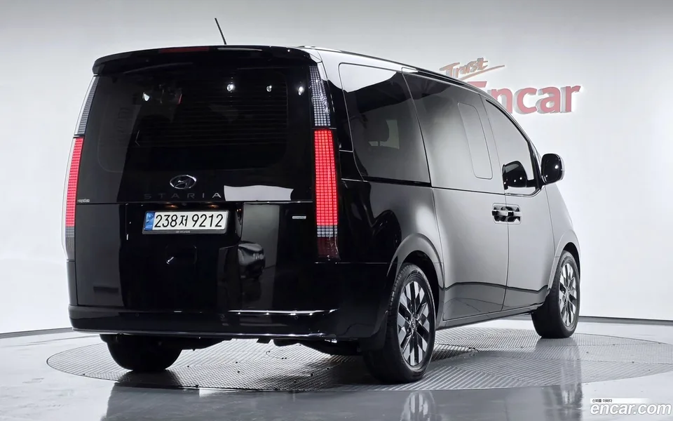 Hyundai Staria 4WD 9 2022 — миниатюра 2