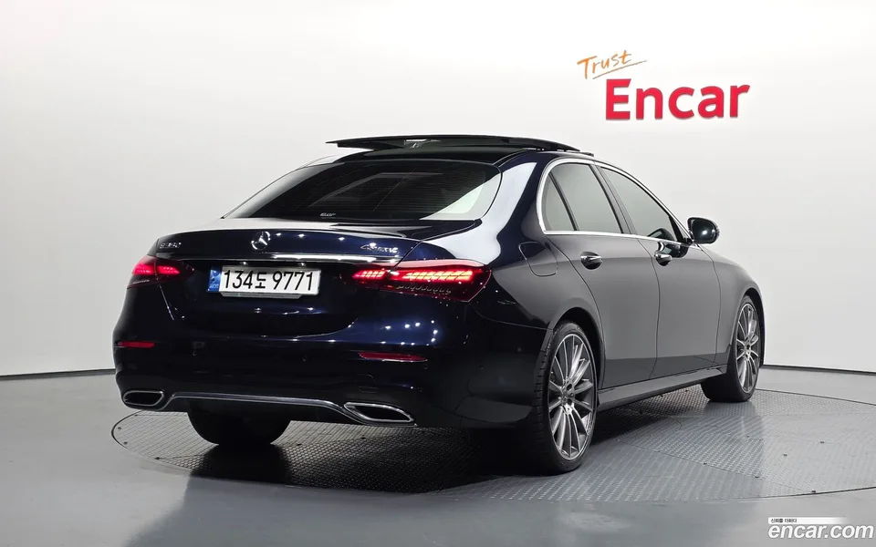 Mercedes-Benz E-Class E350 4MATIC AMG Line 2022 — миниатюра 2