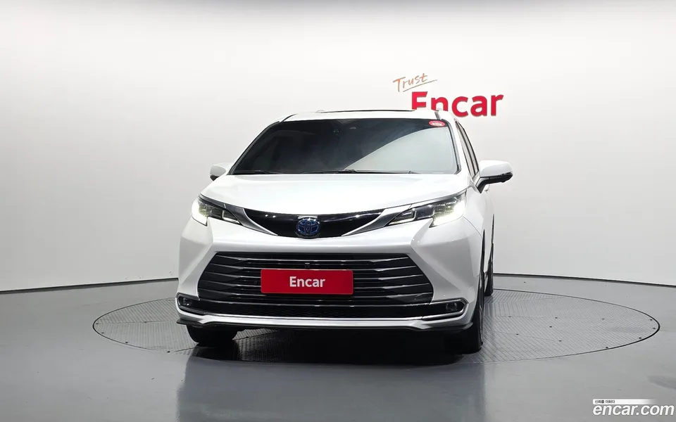 Toyota Sienna 2.5 2WD 2025 — миниатюра 3