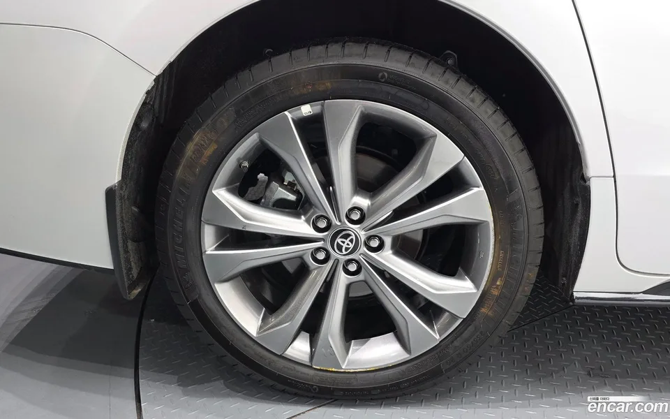 Toyota Sienna 2.5 2WD 2025 — миниатюра 5