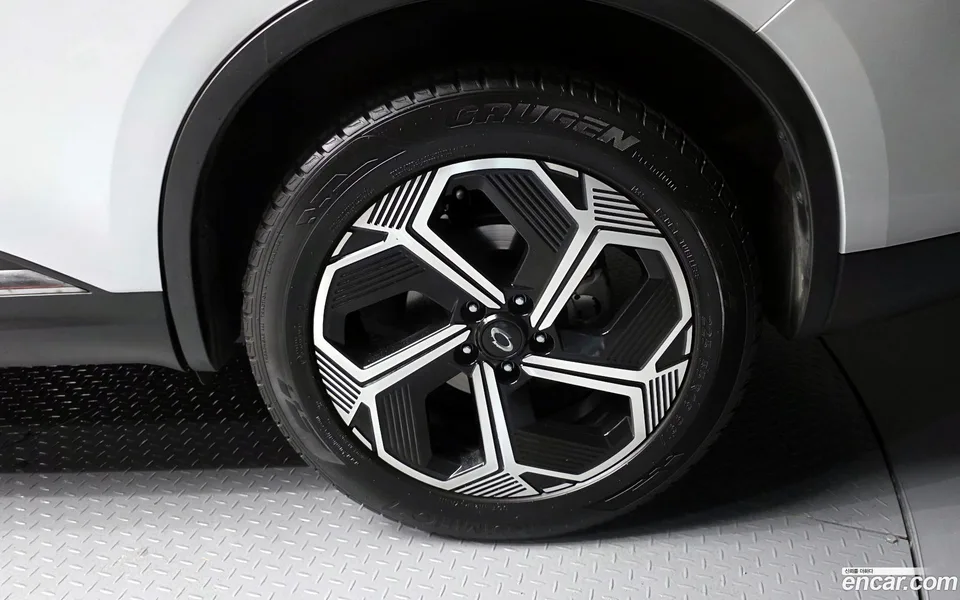 Renault Samsung QM6 2.0 LPe RE 2WD 2023 — миниатюра 5