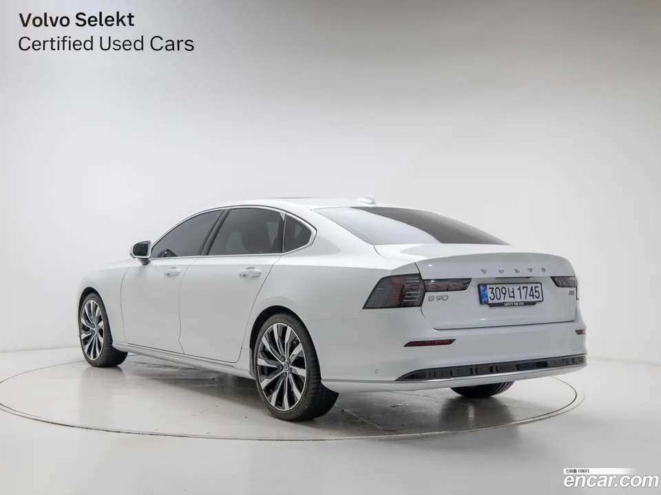 Volvo S90 B5 2025 — миниатюра 2