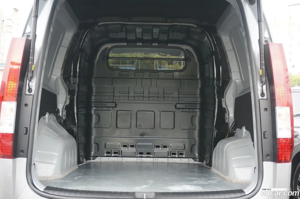 Hyundai Staria 5 2023 — миниатюра 5