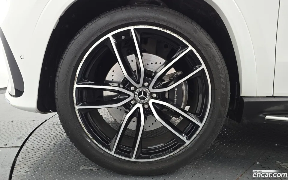 Mercedes-Benz GLS-Class GLS580 4MATIC 2024 — миниатюра 5