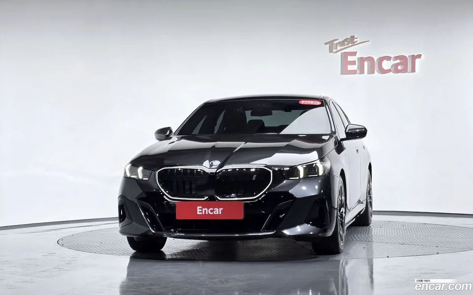 BMW i5 eDrive 40 M 2023 — миниатюра 3