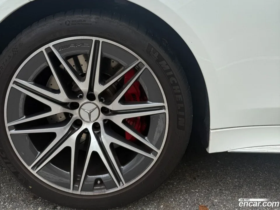 Mercedes-Benz AMG GT 4 43 4MATIC+ 2024 — миниатюра 5