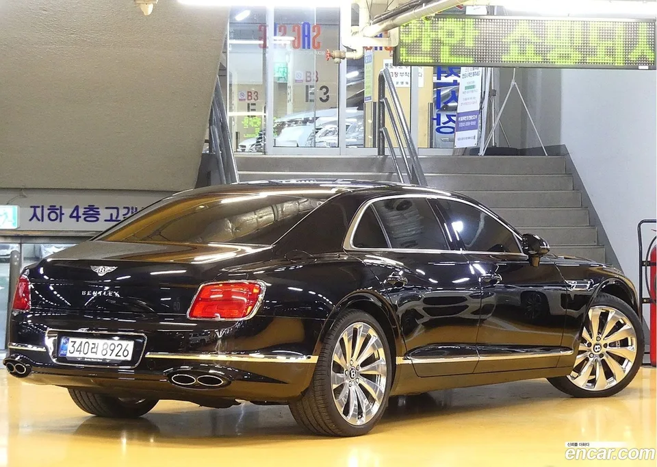 Bentley Flying Spur 4.0 2022 — миниатюра 2
