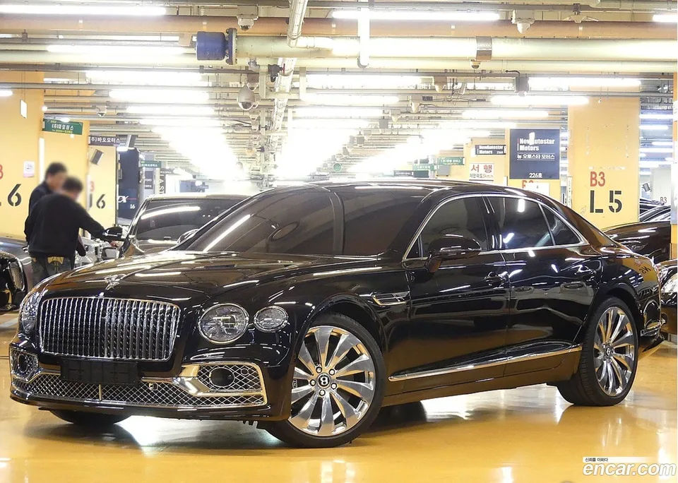 Bentley Flying Spur 4.0 2022 — фото 1, купить с доставкой в Москву