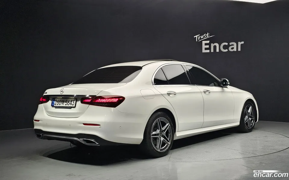 Mercedes-Benz E-Class E250 AMG Line 2023 — миниатюра 2