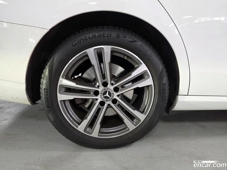 Mercedes-Benz E-Class E350 4MATIC 2022 — миниатюра 2