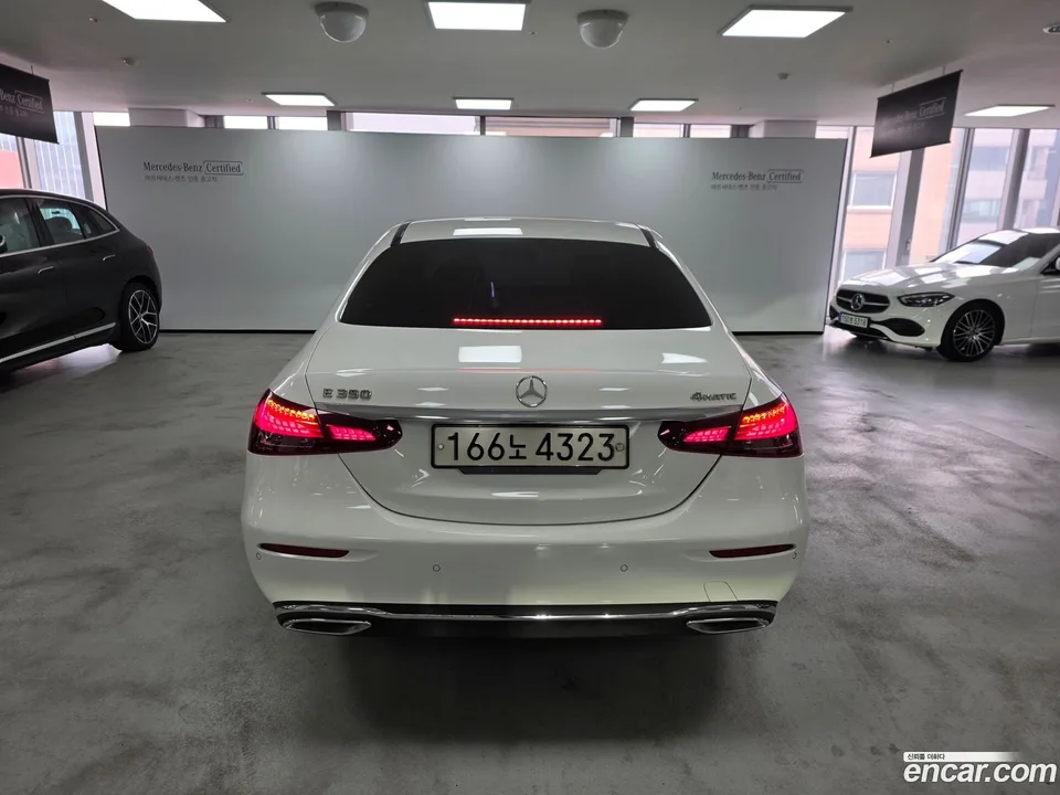 Mercedes-Benz E-Class E350 4MATIC 2022 — миниатюра 4