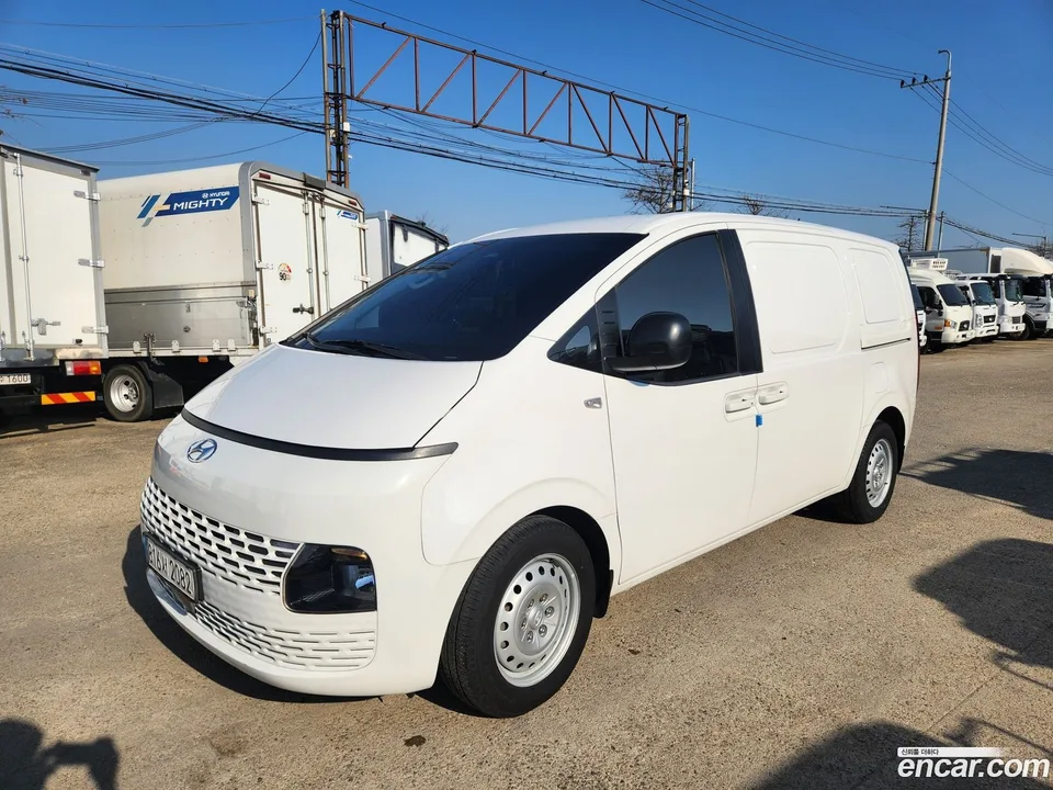 Hyundai Staria 3 2023 — миниатюра 2