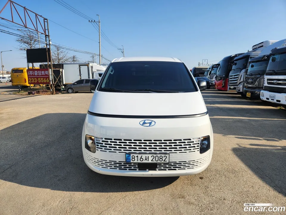 Hyundai Staria 3 2023 — миниатюра 3