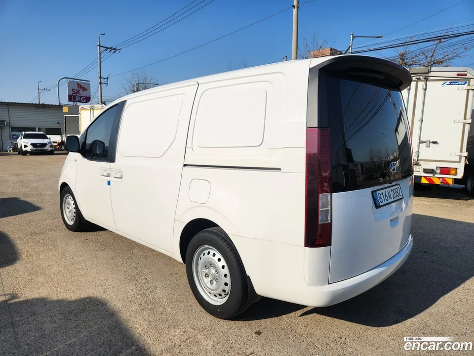 Hyundai Staria 3 2023 — миниатюра 5