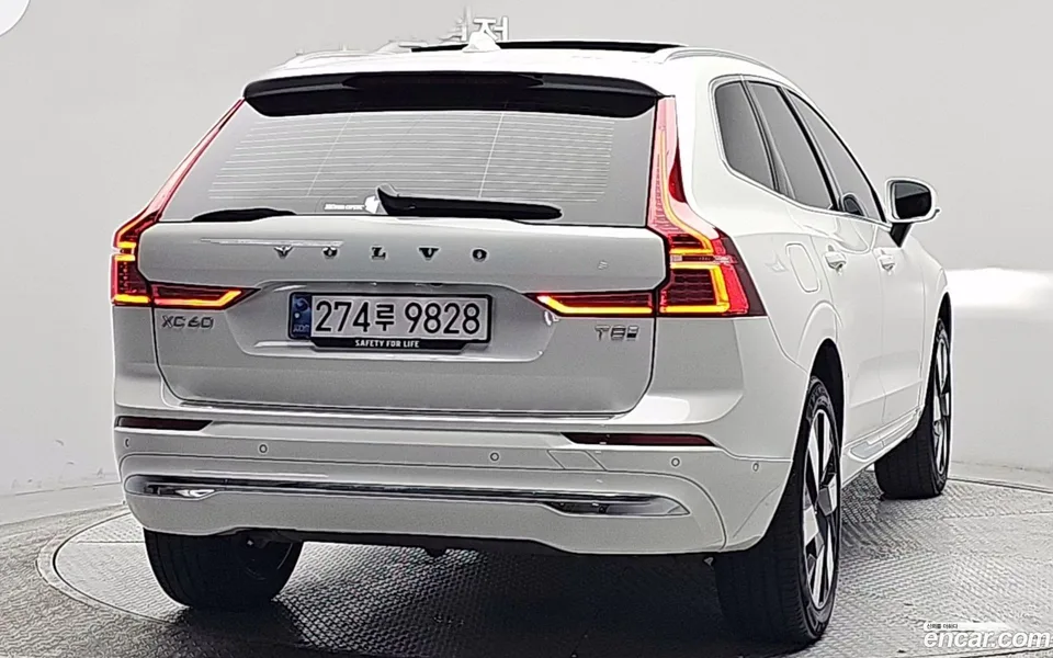 Volvo XC60 T8 2025 — миниатюра 2