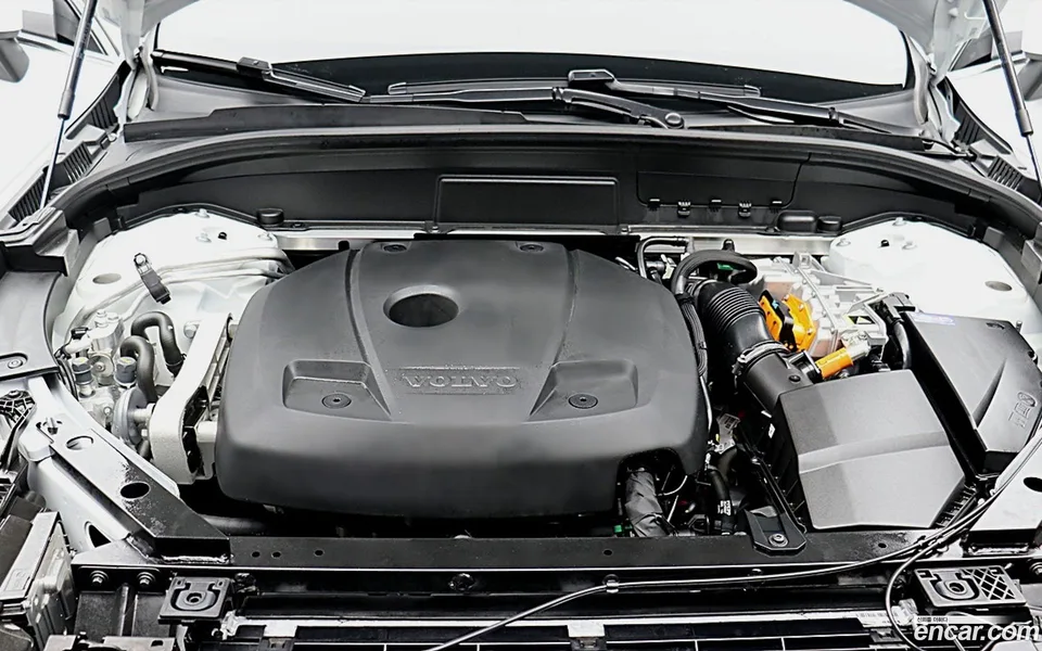 Volvo XC60 T8 2025 — миниатюра 3