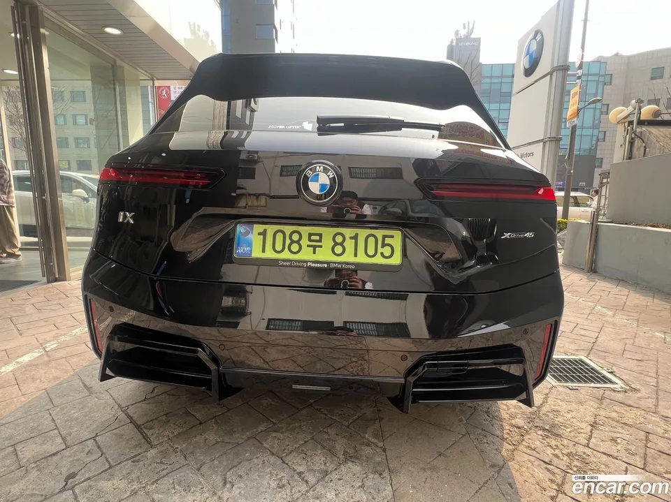 BMW iX xDrive45 M 2026 — миниатюра 3