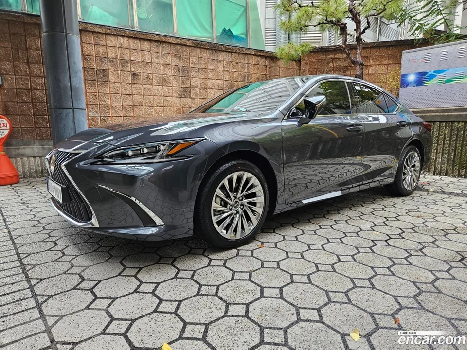 Lexus ES 300h 2024 — миниатюра 2