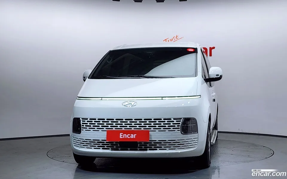 Hyundai Staria 5 2023 — миниатюра 3