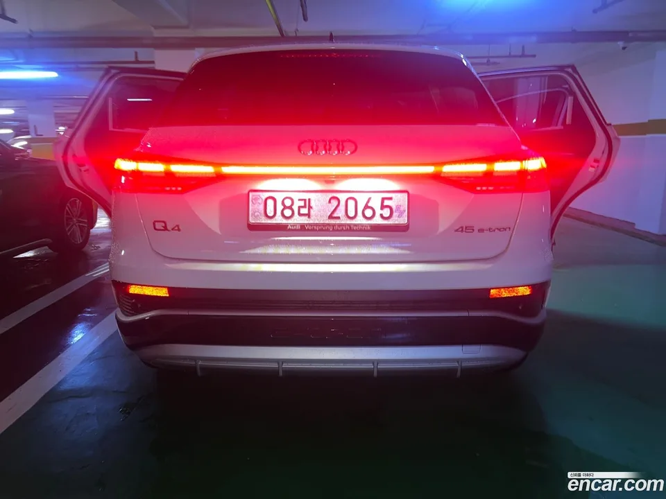 Audi Q4 e-tron 45 2025 — миниатюра 3