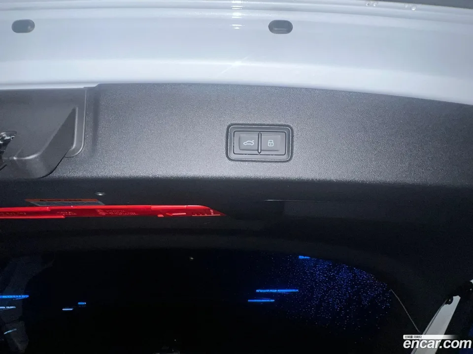 Audi Q4 e-tron 45 2025 — миниатюра 5