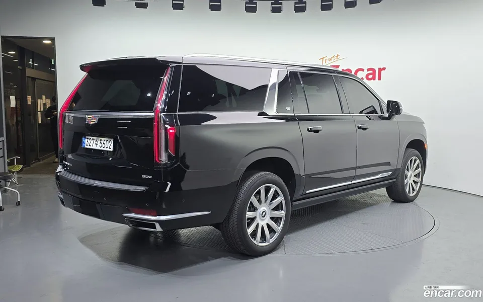 Cadillac Escalade 6.2 ESV 2022 — миниатюра 2