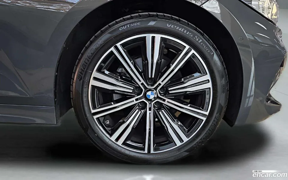 BMW 3 Series 320i 2025 — миниатюра 5